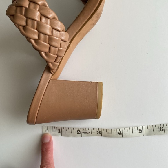 Braided Double Strapped Tan Slip-On Sandals With 3 Inch Chunky Heel Size 10 - Picture 8 of 8